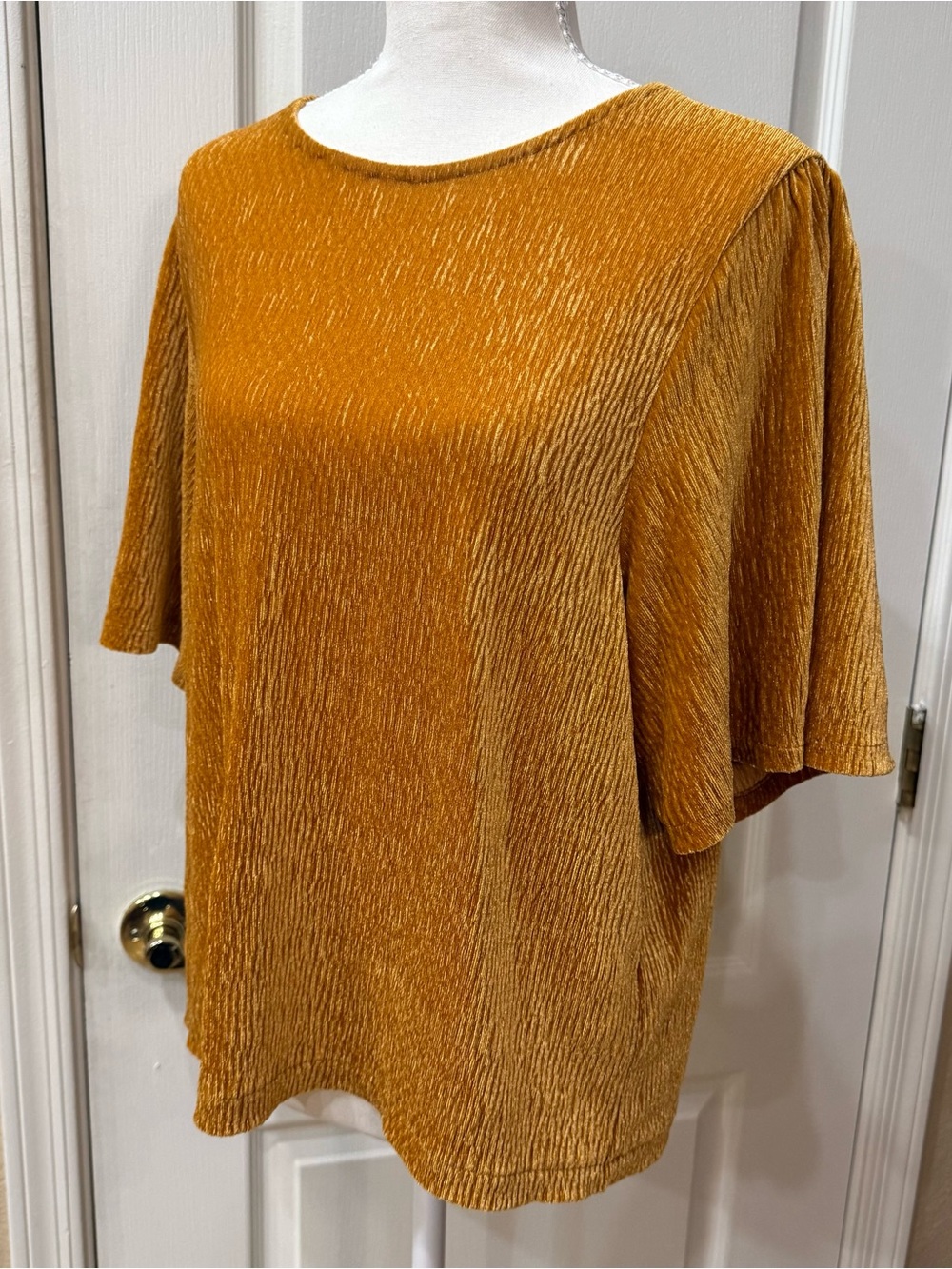 Madewell Texture & Thread Crinkle Plissé Flutter Sleeve Top Marigold Gold L 🍂